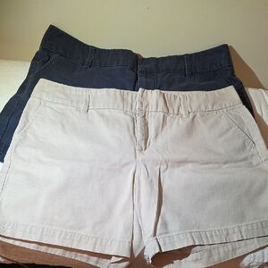 G.H. Bass & Co. Blue and Cream Bermudas Classic Style